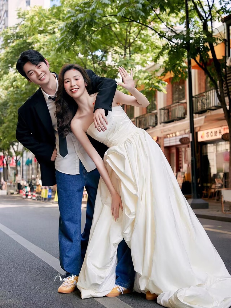 Street Fashion Couple - Korean Style Denim Young Couple Fashionable