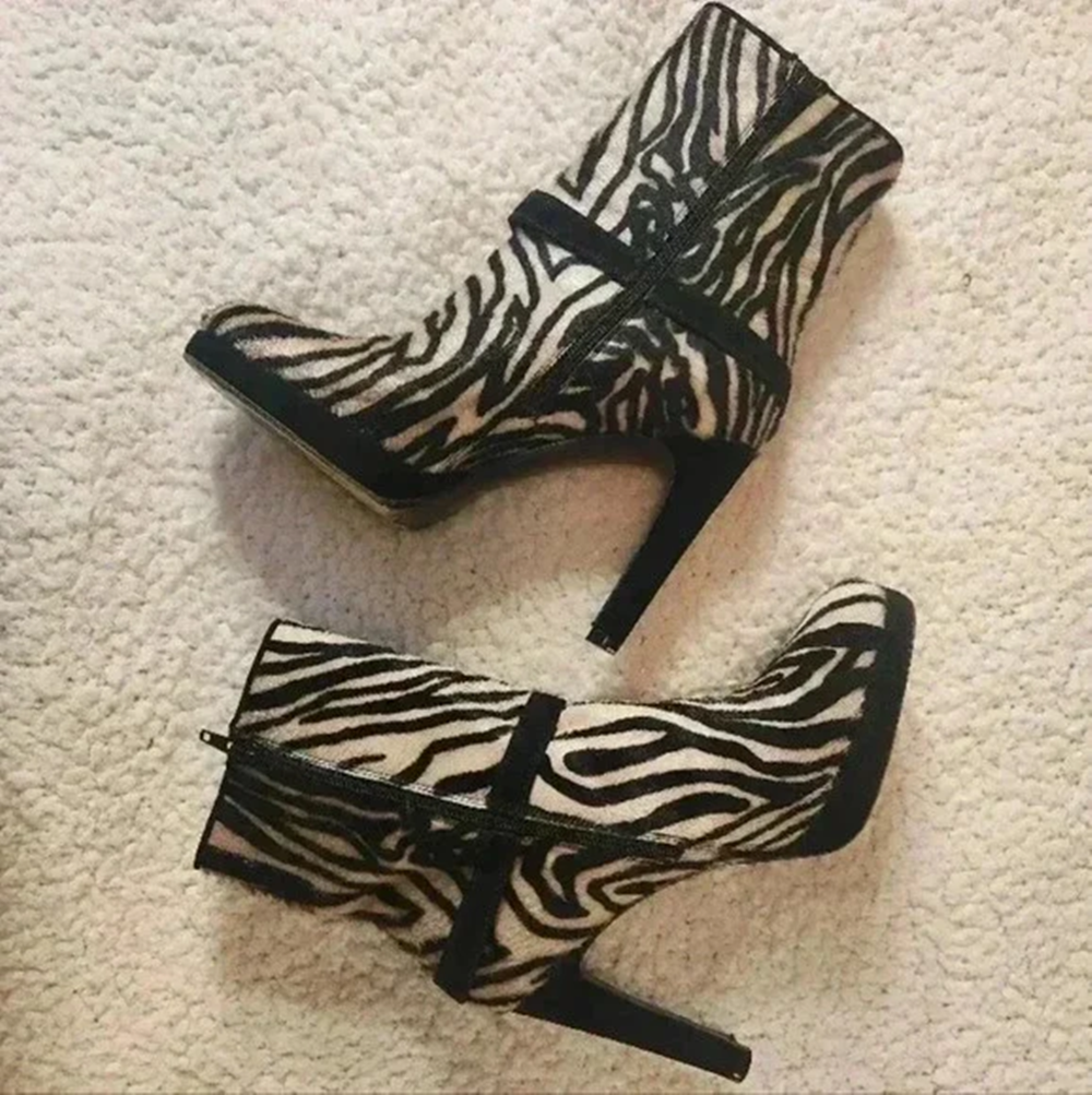 Zebra-Print Faux Fur Slim Stil - Street Fashion Look avaliação e preço